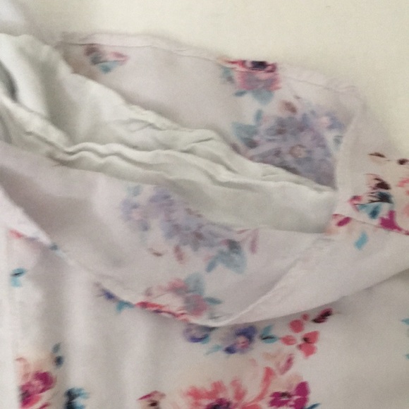 Hollister floral romper - Picture 4 of 4